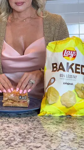 #ad Whether you like your Chips IN or OUT of your sandwich, Stay Golden with Lay’s Chips. @lays #STAYGOLDEN #ChipIN #ChipOUT 