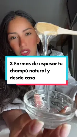 🔆3 formas de espesar tu champú desde casa 🟠La primera es por medio de las gomas hidrolizadas  Para ello solo tienes que seleccionar la goma que tu prefieras y seguir la dosificación de tu proveedor  Por ejemplo:  Mezclamos 0,8% de goma xantana con 2% de glicerina, cuando está mezclado agregamos el agua destilada y los demás ingredientes que hayas seleccionado. Recuerda verificar el ph, antes de agregar tu conservante  🟡Segunda opción : Mezclar Tensioactivos anionicos, anfoteros y no ionicos Para ello necesitamos agregar 8% de Sci por ejemplo con agua detilada (puedes hacerlo en frio o llevarlo a baño María), un 14% de cocobetaine y un 7% de decylglucoside.  Mezclamos bien y luego agregamos los demás ingredientes segun el problema capilar que desees resolver. Por ultimo medimos el ph y agregamos el conservante . 🟢Tercera opción : Con ayuda de la sal. En esta ocasión bajamos los % de los tensioactivos, por ejemplo SCI 6%, coco betaine 10% y decyl glucoside 7%. Lo mezclamos siguiendo el mismo procedimiento de la opción 2 y por último agregamos la sal con un máximo de 0,3% para brindar un mejor espesor al champú  ☑️¿Cuál de las 3 opciones te gusta más? #cosmeticanaturalartesanal #cosmeticanaturalespaña #cosmeticacapilarnatural 