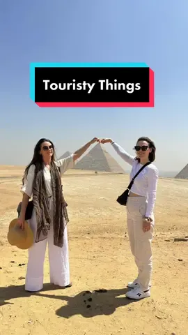 If you didn’t kiss the Sphinx, did you even go to Egypt? #egypt #thisisegypt #giza #pyramids #touristythings #sphinx 