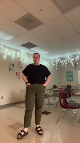 Finding these @Banana Republic dresspants @Costco Wholesale has been the highlight of my spring. Run to get them! #ootd #dresspants #costcofind #teacherfits #businesscasual 