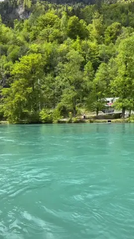 لو استذكر كل انسان حسنات الأخر واستشعر تسرب الزمن وسرعة الايام لسخر من الهجر ومن الكبرياء ..