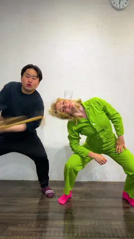 Pantyhose pull challenge with the master himself  #uespiiiii #mruekusa @ウエスP(Mr Uekusa/Wes-P) 