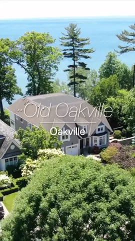 Beautiful Cliffside Property 😍 PROJECT: Complete roof installation. CertainTeed Landmark Pro. 2-ply modified Bitumen flat roof.  LOCATION: Old Oakville #torontoroofing #torontobuilder #torontohomes #construction #luxury 