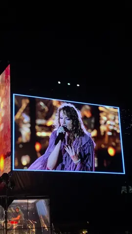 August into Illicit Affairs in the rain is next level. #nashvillenight3 #taylorswifterastour #theerastour 
