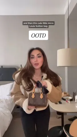 Todays outfit #OOTD #tiktokstyle #TikTokFashion #loewe #louisvuitton #haileybieber #giaborghini #rosiehuntingtonwhiteley #revolve #bottegaveneta 