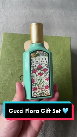 I couldn’t not use this song 💐 this fragrance is gorgeous, it’s popular for a reason! 🩵 #perfume #fragrance #perfumetiktok #fragrancetiktok #perfumetok #perfumes #unboxing #gucci #gucciflora 