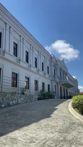 my comfort place 🥹💗🍃 #lasalle #dlsud #college #dlsudasma 