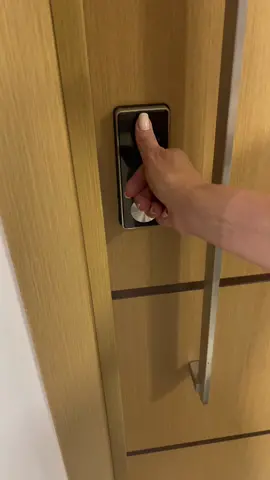 Fechadura Agl biometria senha tag chave aplicativo para porta com  puxador lindaaa #fechadurasdigitais #TikTokMeFezAssistir #tecnologia #futuro 