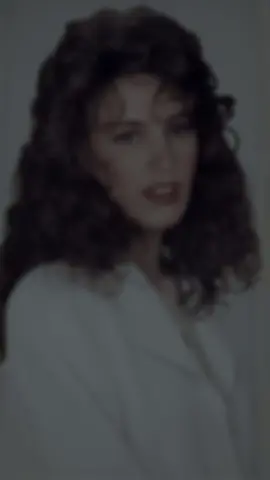 ولامن صحت لك ولهان ! وزلزل صوتي الجدران ! طلبتك لا تطاوعني 