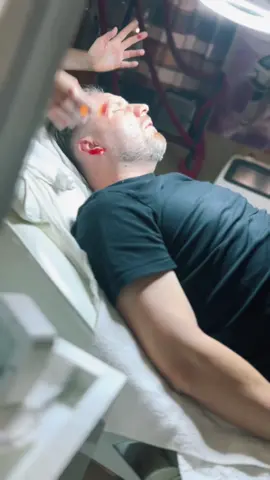 Szerelmem kozmetikusnál 🤣🤣🤣 #gyantázás #férfimunkavolt @Péter Hajmásy ♾️