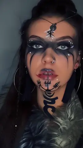 This is SPARTA!!! ✊ @Terezz_rainbow  #sparta #spartan #warrior #warpaint #warriormakeup 