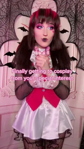 Ear go bye bye #draculaura #draculauracosplay #monsterhigh #monsterhighcosplay #cosplay #specialinterest 