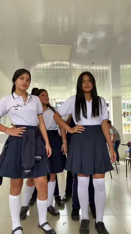 #parati #divinas #prom23 #greenscreen#fyp #humor #colegio 