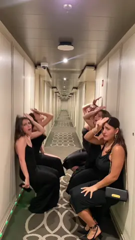 @Giù @Martina Pacino @giu @Lilli @Rita caselli #greenscreen #fyp #foryou #moneymoneymoney 