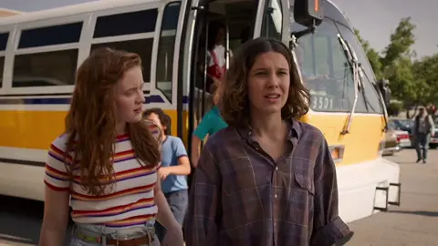 Max and Eleven at the Mall 4k #4k #eleven #millybobbybrown #sadiesink #max #starcourt #strangerthings #movie #strangerthingsseason #fyp #viral 