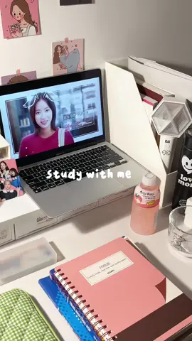 nhìn chăm chỉ zữ ta 🥹🌷🌙 #dailyvlog #nightvlog #dailylife #studygram #LearnOnTikTok  #studyaccount #room #chill #decor #studywithme #xuhuong #study #fypシ #lovely 