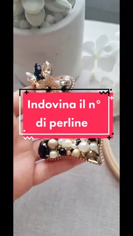 La parte difficile della creazione di una spilla non è cucire le perline, ma sceglierle in modo che il lavoro risulti armonioso #regalipersonalizzati #handmadejewelry #handmadebijoux #perline #brooch #spillafattaamano #beadembroidery #beadembroideryjewelry #ricamopersonalizzato #ricamoamano #ricamo #ricamocreativo #tutorialricamo 