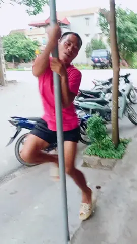 khi a @Phương Hữu Côn múa cột @Phương Hữu Ngọt @Vinh tien le @Phòng Chột @Công Cồng Cềnh 