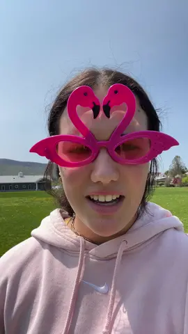 Adam Sandler?@Violet @addisonlulu @dirty.neck0 