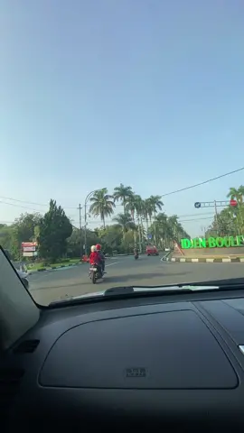 #VlogJalanjalan #vibesmalang #vibesmalangijen #malangijen #kotaku #storynyetirmobil #videodimobil #nyetirmobil #VlogNaikMobil #carvlog #pagi 