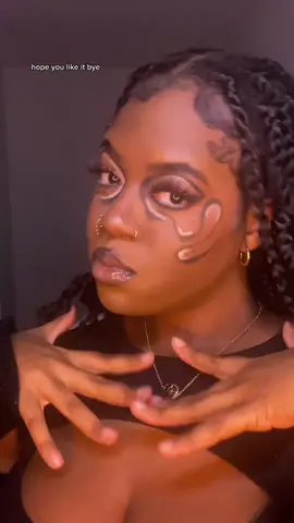 i dont hate it but i dont like it either #fyp #makekupartist #makeup #beautytiktok #makeuplooks #makeupfyp #trending #viral #foryoupage 