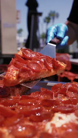 The Best #Pizza in LA @doughbriks #videography 