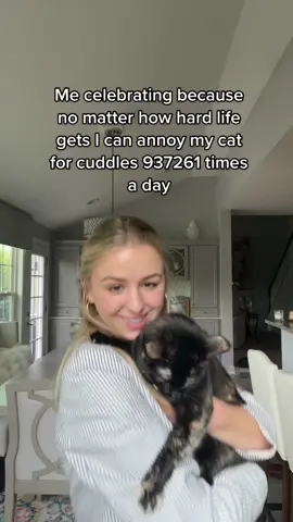 I swear she loves me