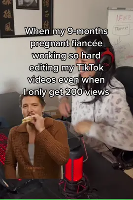 My 9-months pregnant fiancee editing my TikTok videos in Capcut #pregnanttiktok #pregnantworking #pregnantbelly #workingwhilepregnant #tiktokpregnantmoms #pregnantmomsbelike #CapCut 