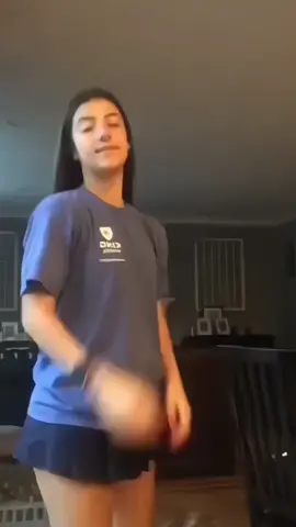 very rare charli video with quality! #roansquality #fyp #foryou #foryoupage #viral #trend #zxycba #actives? #charlirare #charlifanfame #charlifancam #charlidamelio #qualityrares 