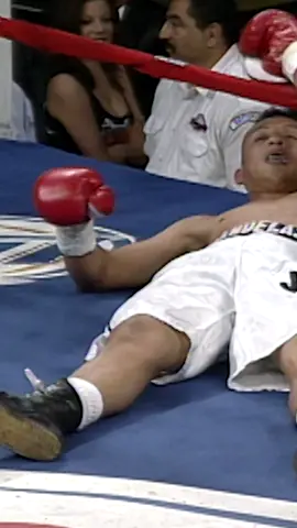 Well that's one way to get DQ'd 😯 #boxing #mexico #sportsfail