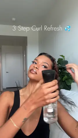 The easiest curl refresh routine for 3 day old hair ft. @lolavie 💦✨ #curlrefresh #curlyhairroutine 