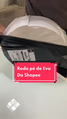 Rodapé de eva! R$15,49 o meteo na @Shopee Brasil  Eu amei o resultado e foi muito tranquilo de aplicar. Eai gostaram? . . #reforma #rodape #rodapeeva #reforma #loja #empreendedorismo #facavocemesmo 