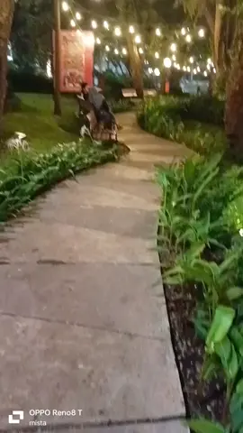 santai  #tamanindonesiakaya_semarang #tamanindonesiakaya #JalanMalam #StoryMalamHari 