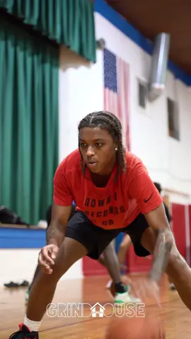 OFF SEASON GRIND ACTIVATED 🎬 #GrindHouseBasketball #iTrainWithMarcusWalker #Basketball #BasketballTraining #BasketballWorkout #BasketballTrainer #BasketballDrills #fyp #foryoupage 