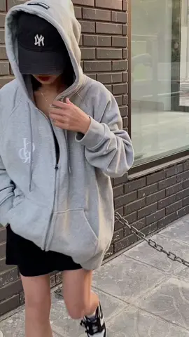 Cùng Cin lên outfit với chiếc Hoodie Zip nhà Cin nhen💕 #outfit #cinder #hoodiezip 