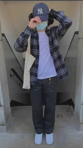 Flanel an biar maken keren Yod #outfitideas #outfitinspo2023 #outfitinspo #ootdinspiration #outfitinspiration #outfitcowokeren #OOTD #ootdfashion #CapCut 