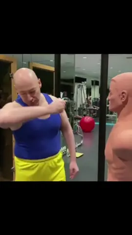 The easiest and most effective elbow strike🔥💪🏻#fithamza #boxing #foryou #boxingtraining 