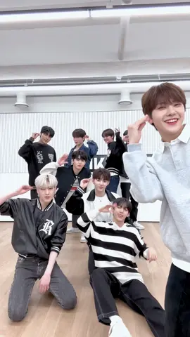 𝗭𝗘𝗥𝗢𝗕𝗔𝗦𝗘𝗢𝗡𝗘 at #KCONJAPAN2023 Can I Be Your Boy?  📌 5/13(Sat) 14:00 (KST)   MEET&GREET  📌 5/14(Sun) 17:10 (KST)   RED CARPET  📌 5/14(Sun) 19:00 (KST)   SHOW  ✔Live Streaming  [Global]  KCON Official  http://youtube.com/kcon/join  [KOR] TVING 지니뮤직 STAYG  https://www.stayg.tv/group/channel/detail/10011 #ZEROBASEONE #ZB1  #제로베이스원 #0_1 