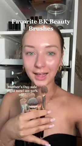 EEEK thank you for letting talk about my favorite brushes ever @BK Beauty !!!! Ily!! Link in my bio to shop!! #brushes #makeupbrushes #makeup #mua 