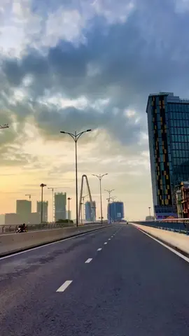 Hoàng hôn bình yên...#chill #chillmộtchút #canhdep #phongcanh #langthangđườngphố #sanmatmachiu #thiennhien #nhữngconđườngđẹp #videocảnhđẹpchill #đoạnđườngvắng #fyp #xuhuong #nhachaymoingay 