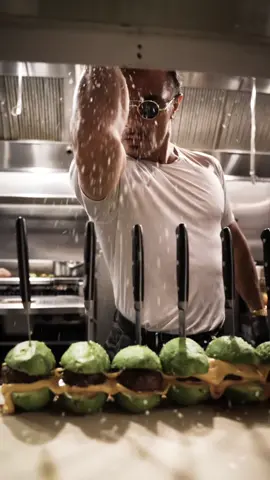 Avecadoooo Burger 🥑#saltbae #saltlife #salt 