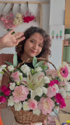 Comentame si te gusto 🙈 #canastadeflores #canastaderosas #arreglofloralpasoapaso #regaloparamama  Arreglo floral, como hacer una canasta de flores , floreria en lima 