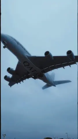 Qatar Aiways Airbus A380-800😍✈️🔥 . . . . . #spotting #airplanespotting #a380 #airbusa380 #qatarairways #airbus #airways #airlines #airport #heathrow #cabincrew #pilot #aviationlovers #avgeeks #avgeek #aviationdaily #aviation #flying #landing #airplane 