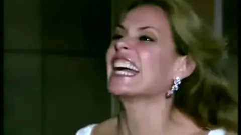 Eu sou pobreeee! 🤣🤣🤣#eusouricaaaaaaaaaaaa #eusourica #eusouryca #carolinaferraz #edsoncelulari #tiktokryka #belazapura #redeglobo #eusoupobre #boletosatrasados #boletos #humortiktok #humor #humorbrasil #humorbr 