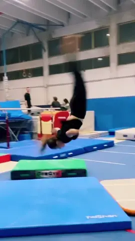 Cosi de botto #ginnasticaartistica #gym #neiperte #gymnastic 