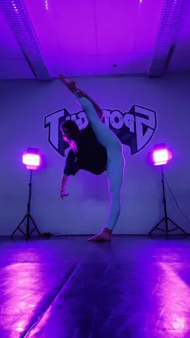 Another 🫶🏻 #dance #dancers #dancersoftiktok #dancing #freetime #metime #fyp #fypシ #fypシ゚viral #fypdongggggggg #libra♎️ #peoplecangofrompeopleyouknow #selenagomez #selenatiktok 