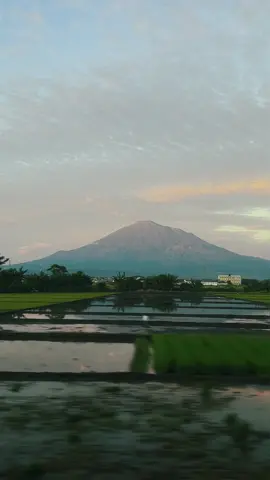 Pemandangan pagi Gunung ciremai 😍