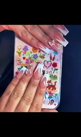 #fyp #nailtech #viral #prettynails #frenchies #butterfly #butterflies 