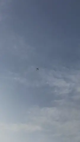 Selamat jalan, sampai jumpa di titik terbaik menurut takdir. #pesawat #langit #langitaesthetic #randomvideo 
