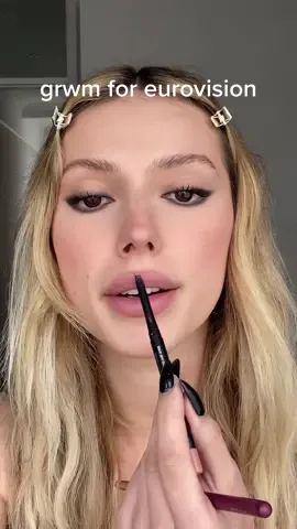 loved the dress 🖤_🖤 #makeup #beauty 